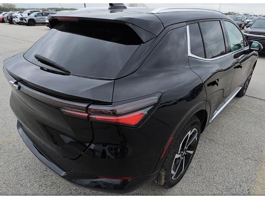 2025 Chevrolet Equinox EV view 3
