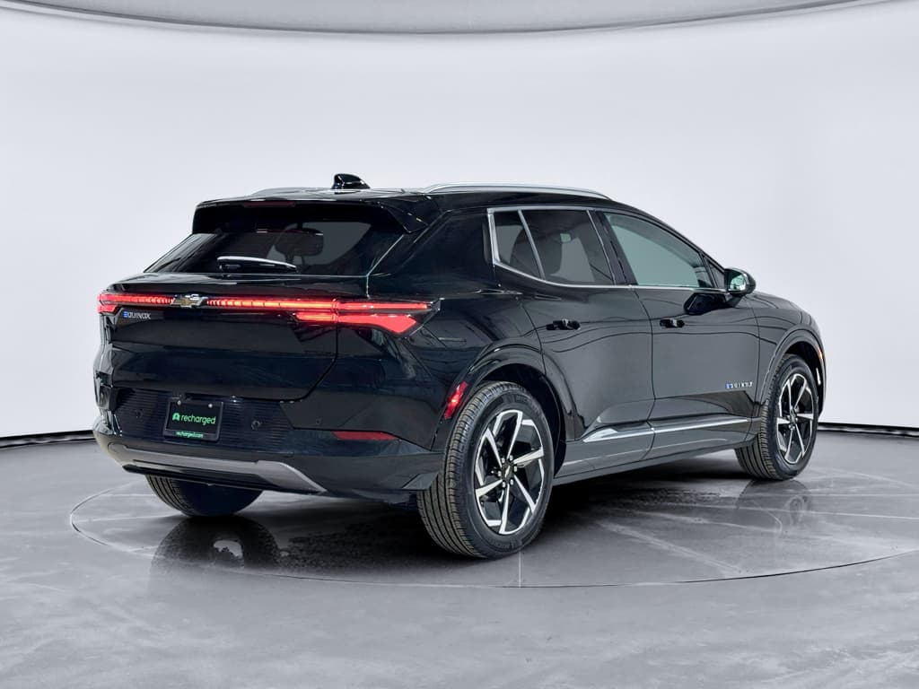 2025 Chevrolet Equinox EV view 3