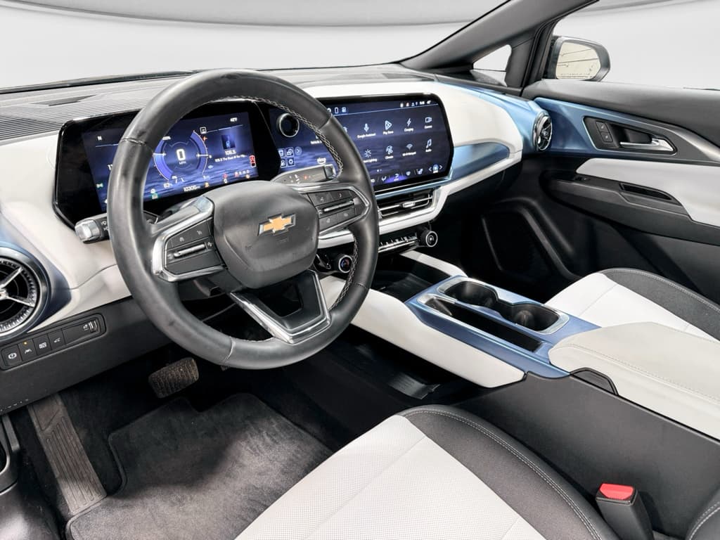 2025 Chevrolet Equinox EV view 18