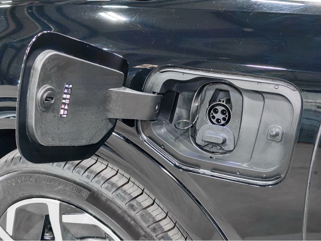 2025 Chevrolet Equinox EV view 5