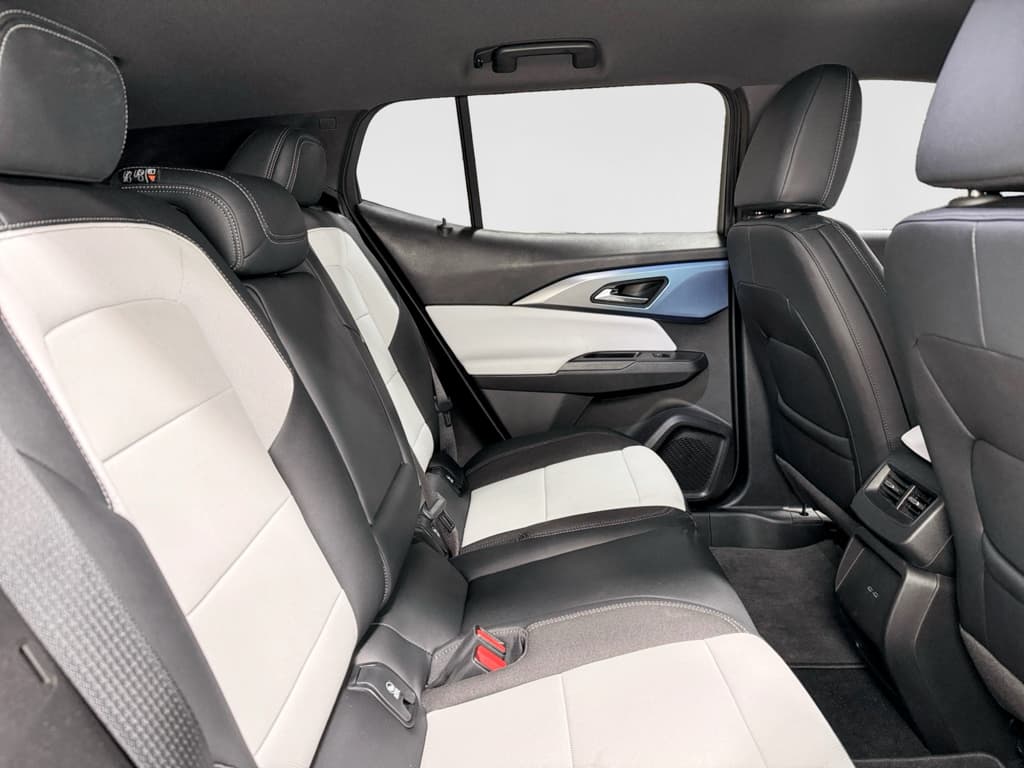 2025 Chevrolet Equinox EV view 22