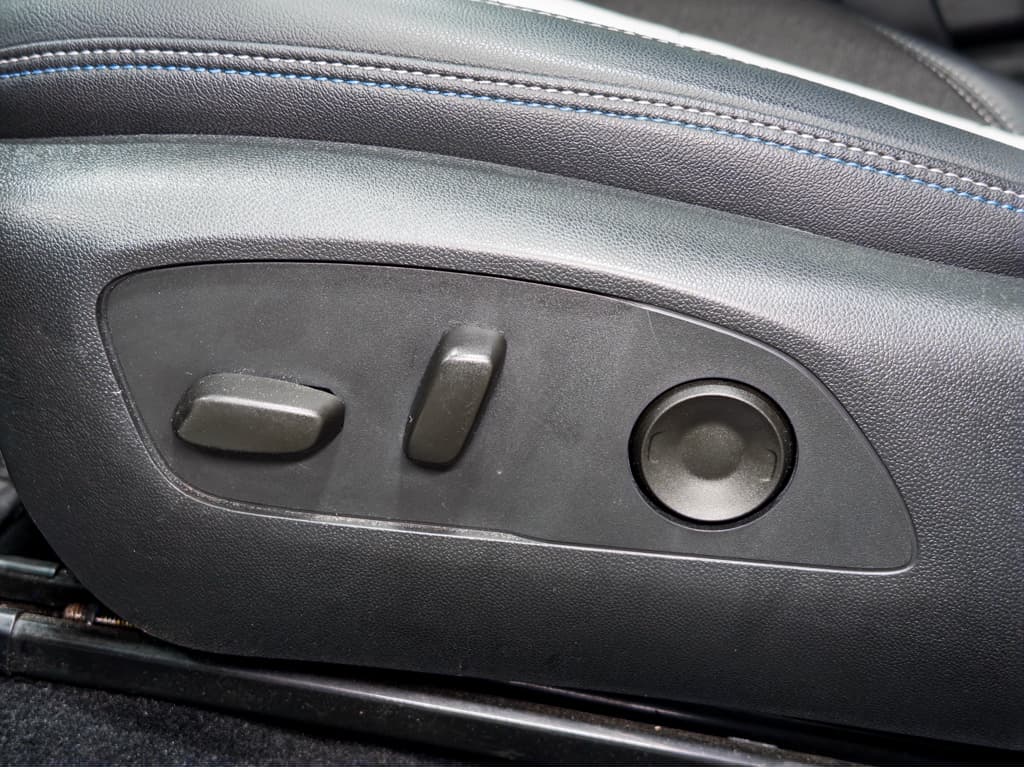 2025 Chevrolet Equinox EV view 6