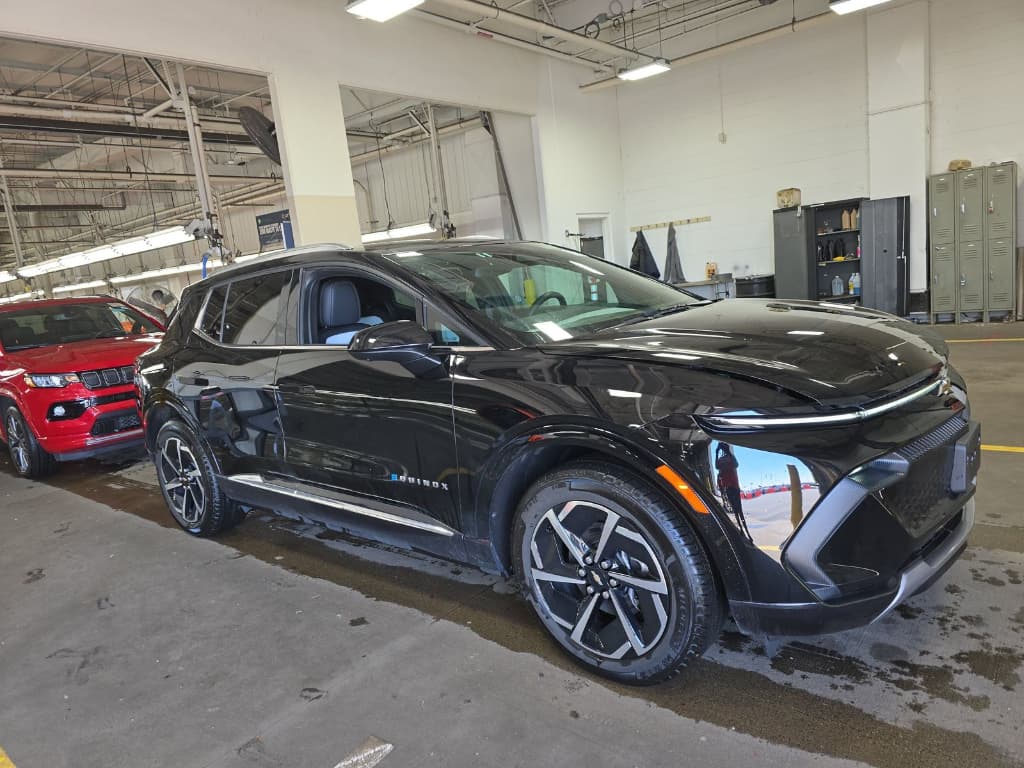 2025 Chevrolet Equinox EV view 2