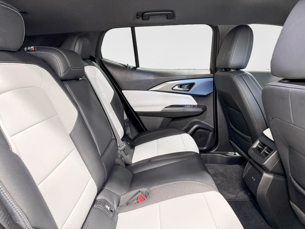 2025 Chevrolet Equinox EV view 22