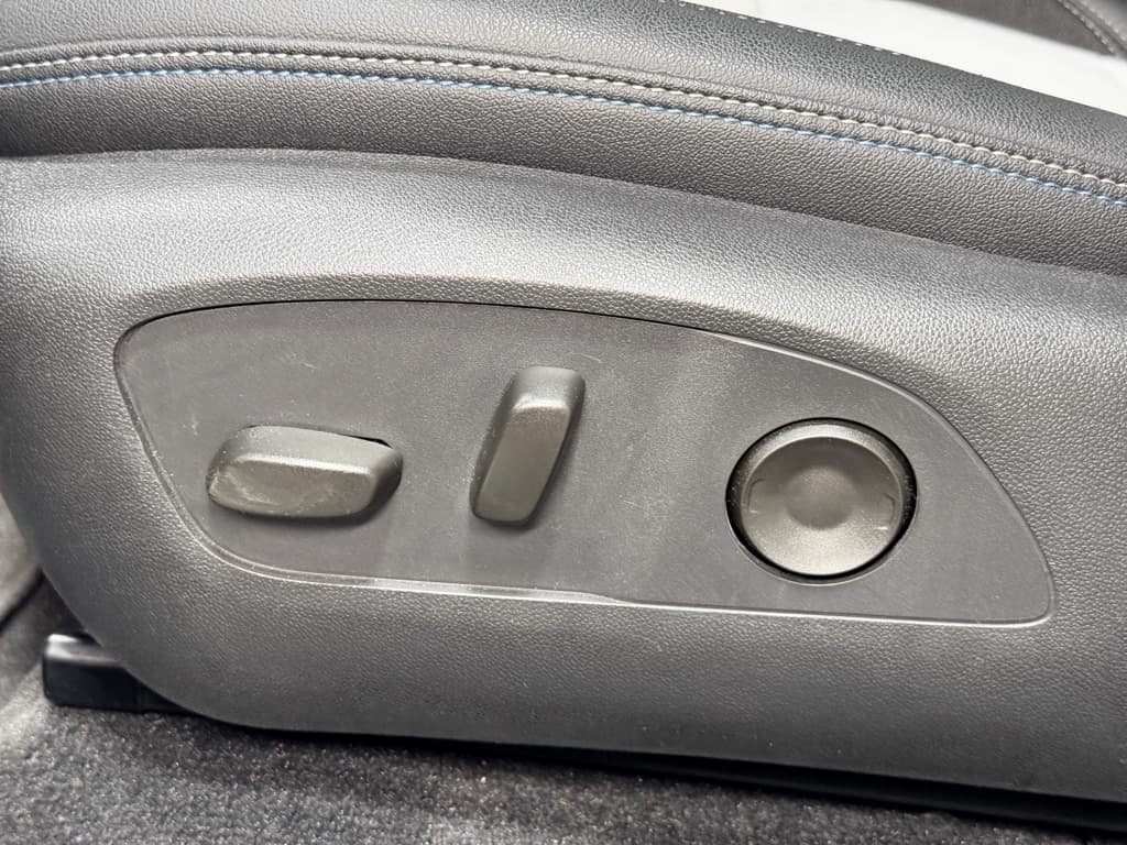 2025 Chevrolet Equinox EV view 6