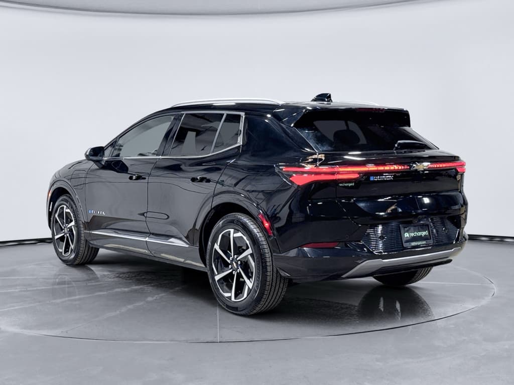 2025 Chevrolet Equinox EV view 2