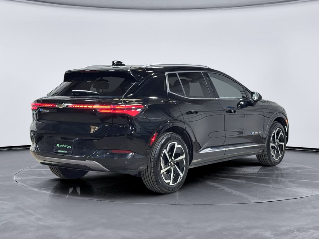 2025 Chevrolet Equinox EV view 3