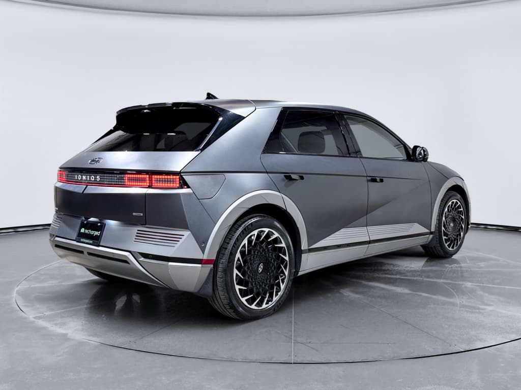 2023 Hyundai IONIQ 5 view 3