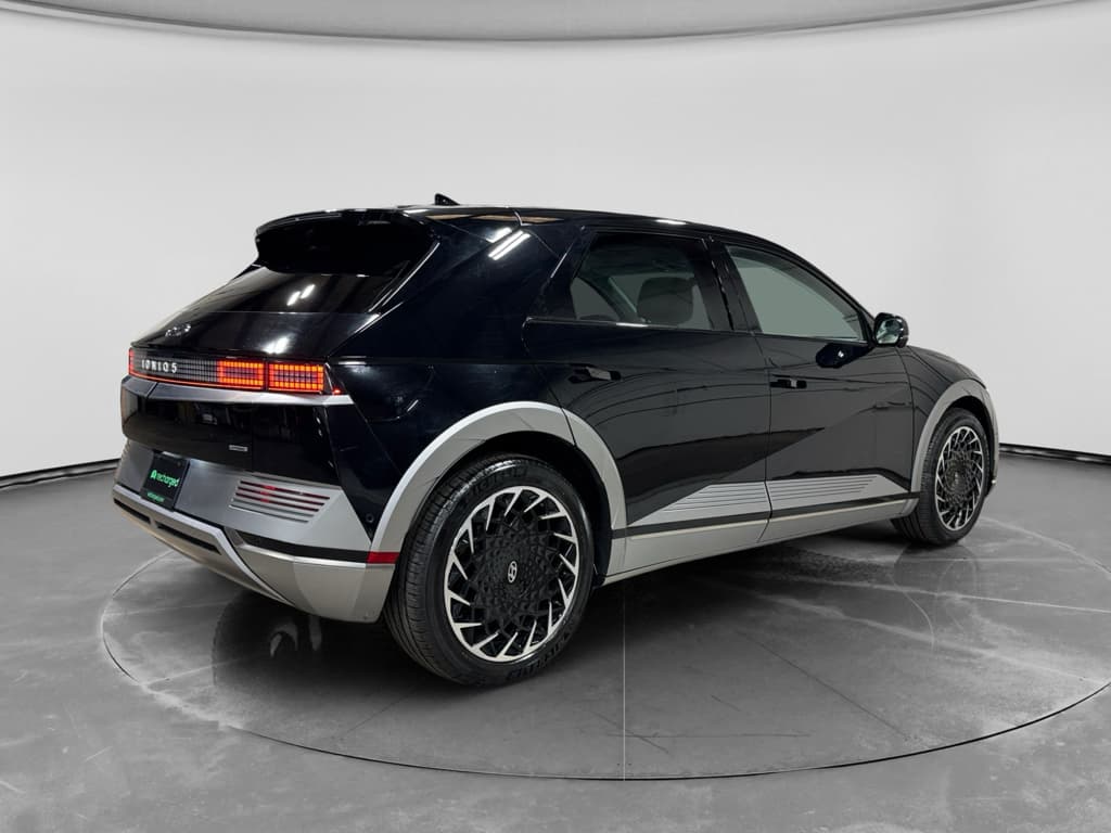 2023 Hyundai IONIQ 5 view 3