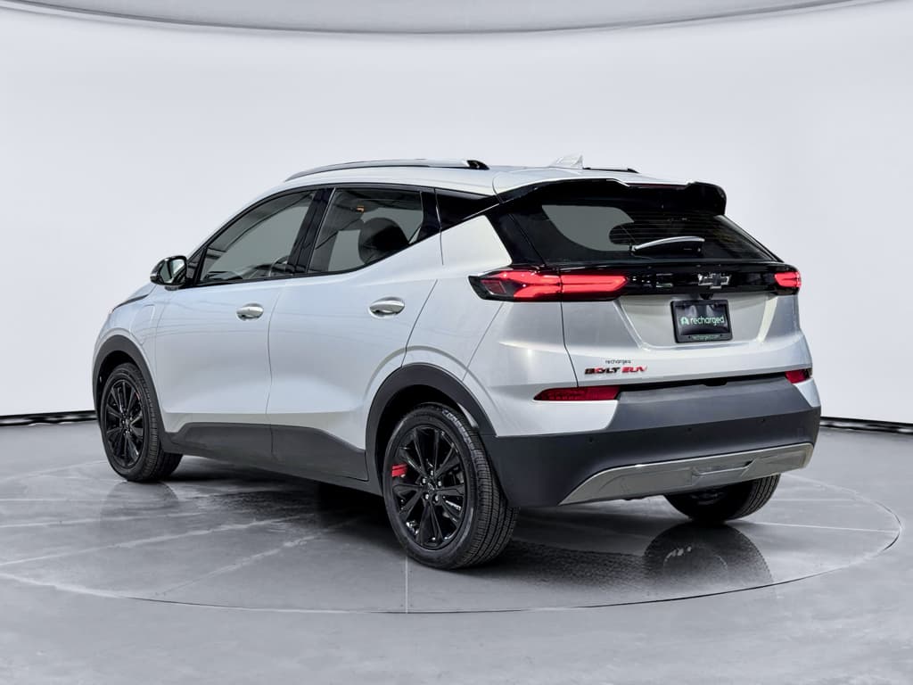2023 Chevrolet Bolt EUV view 2