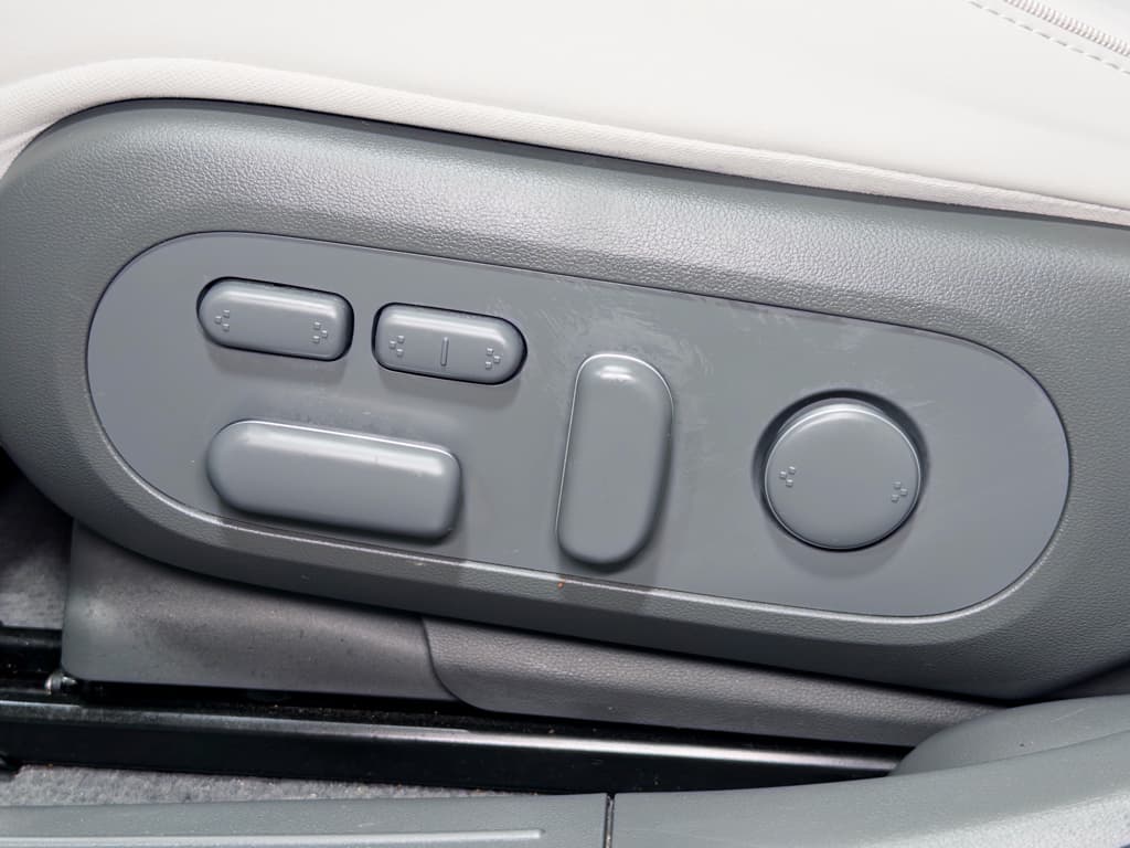2023 Hyundai IONIQ 5 view 7