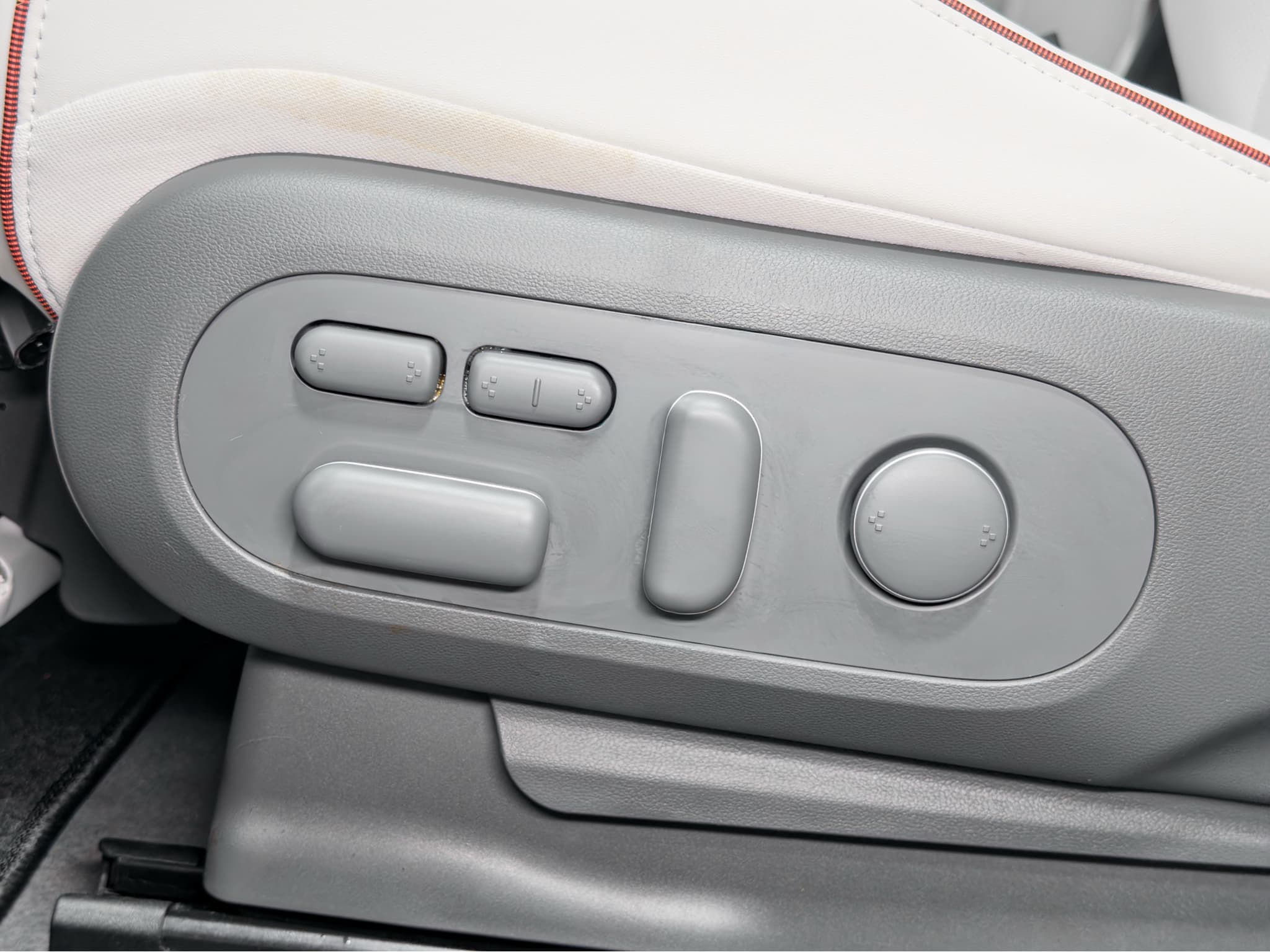 2023 Hyundai IONIQ 5 view 7