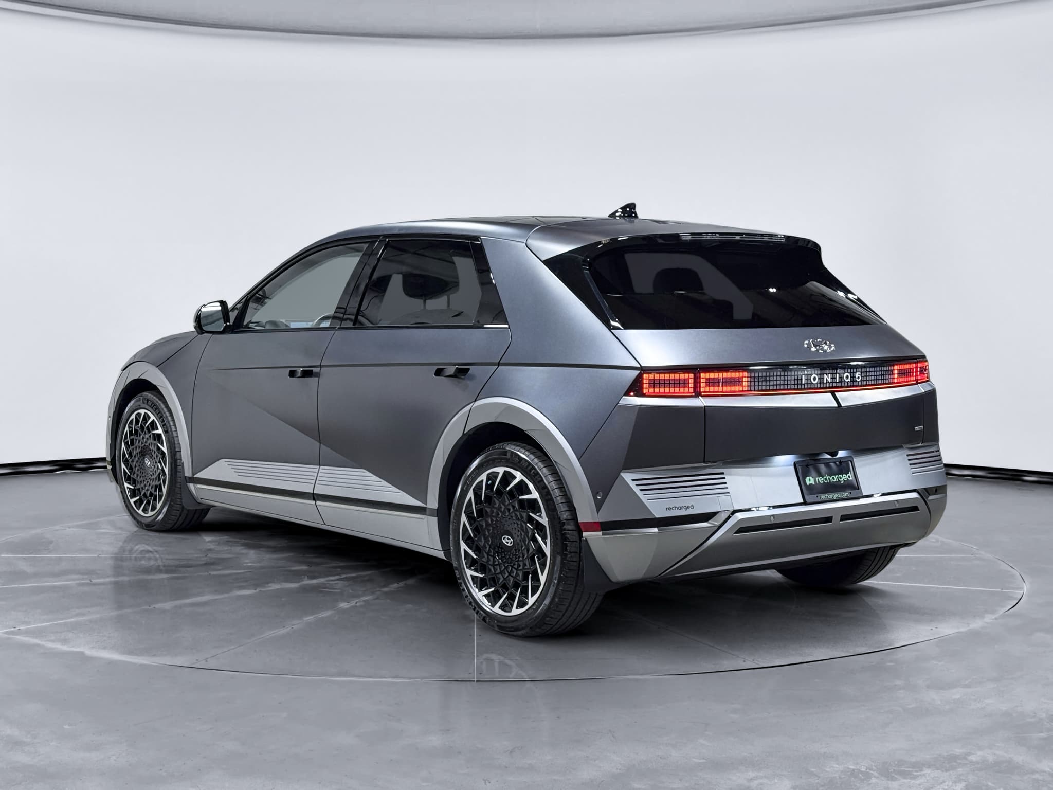 2023 Hyundai IONIQ 5 view 2