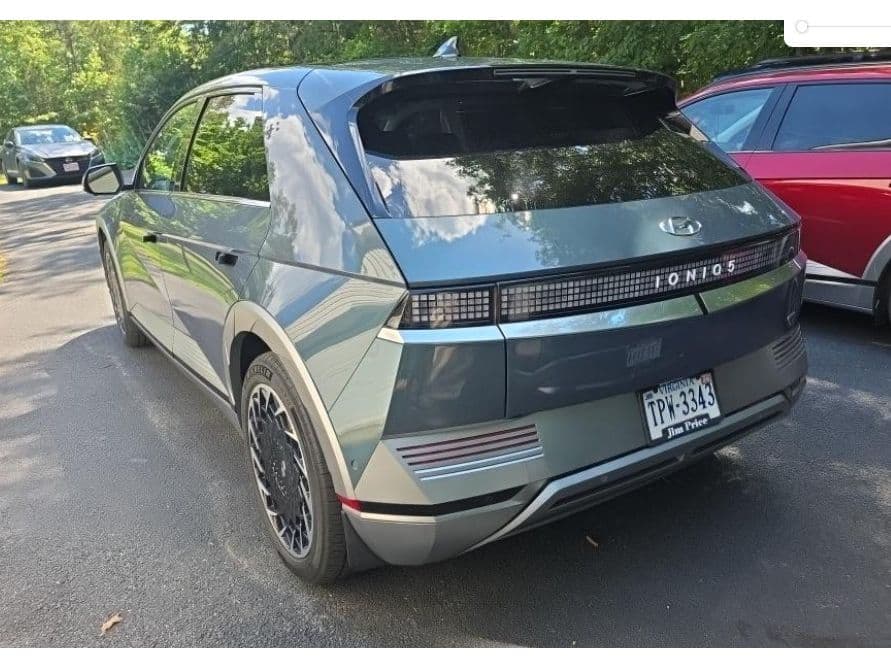 2023 Hyundai IONIQ 5 view 3