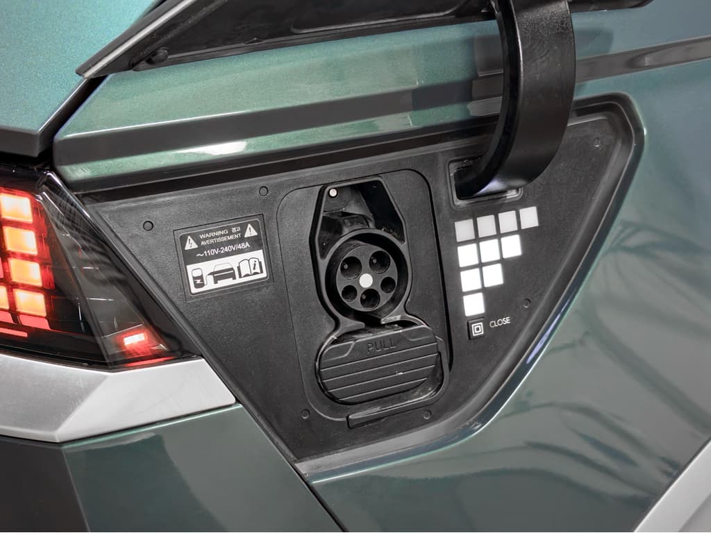 2023 Hyundai IONIQ 5 view 5
