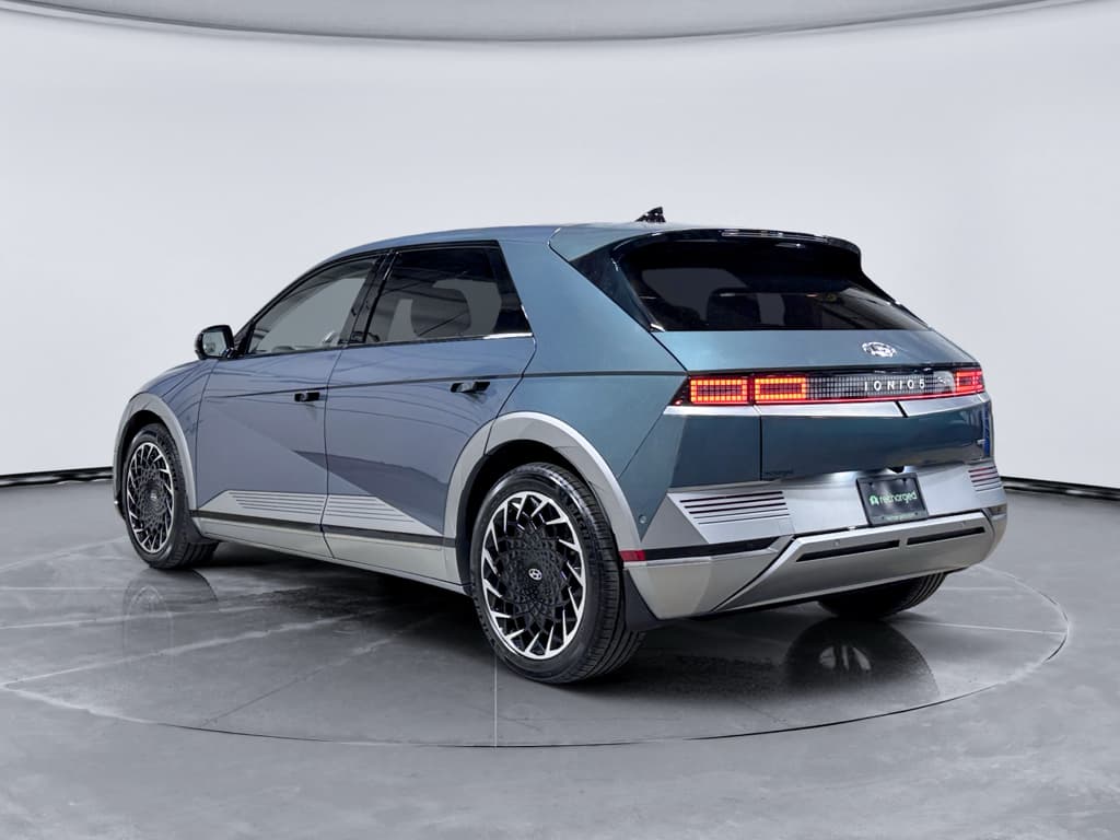 2023 Hyundai IONIQ 5 view 2