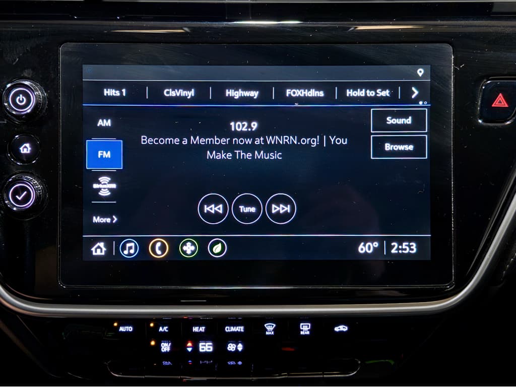 2023 Chevrolet Bolt EUV view 11