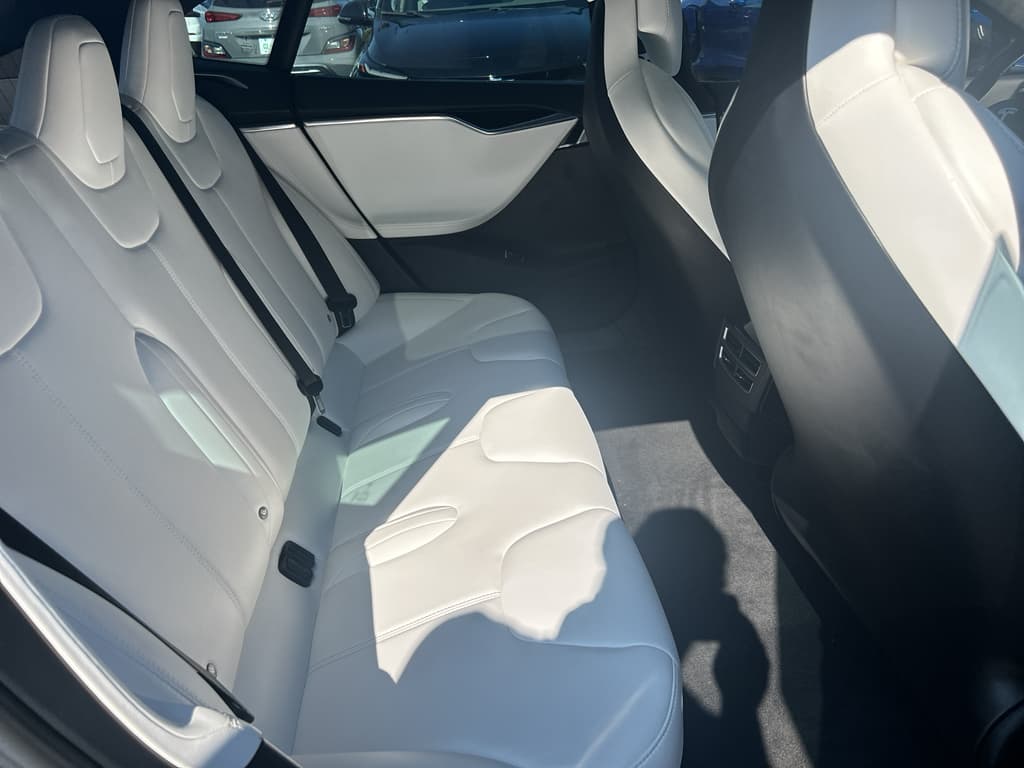 2017 Tesla Model S view 7