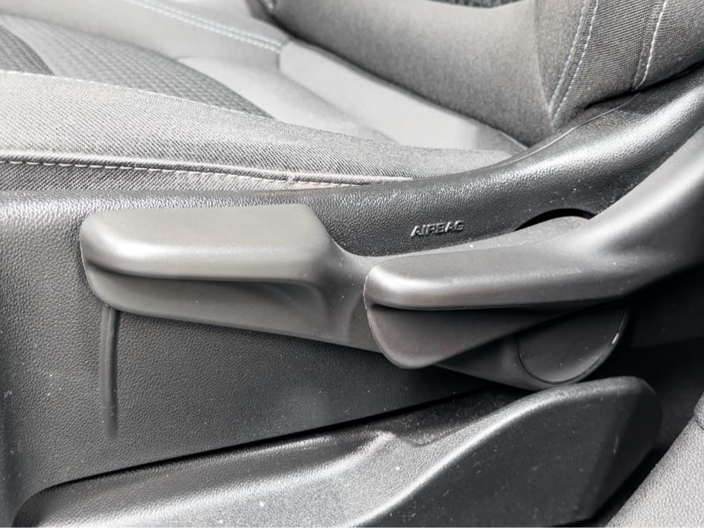 2023 Chevrolet Bolt EUV view 6