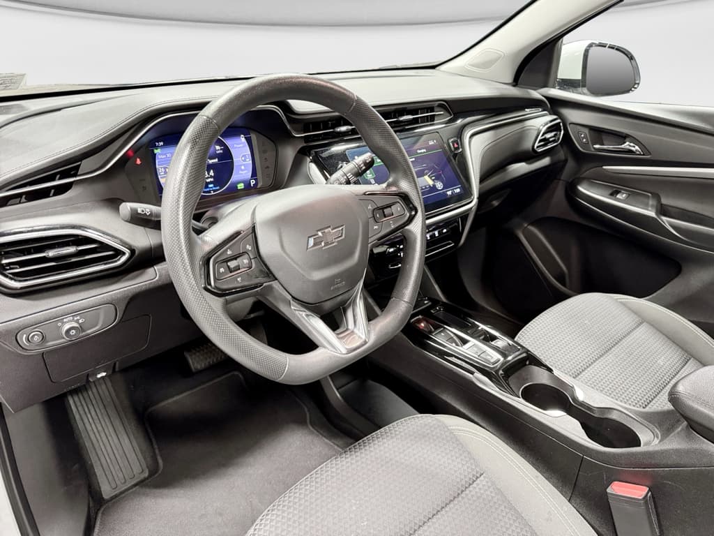 2023 Chevrolet Bolt EUV view 17