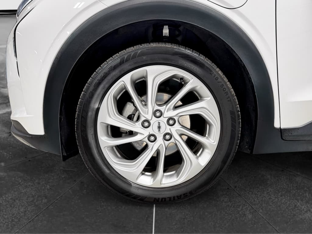 2023 Chevrolet Bolt EUV view 28
