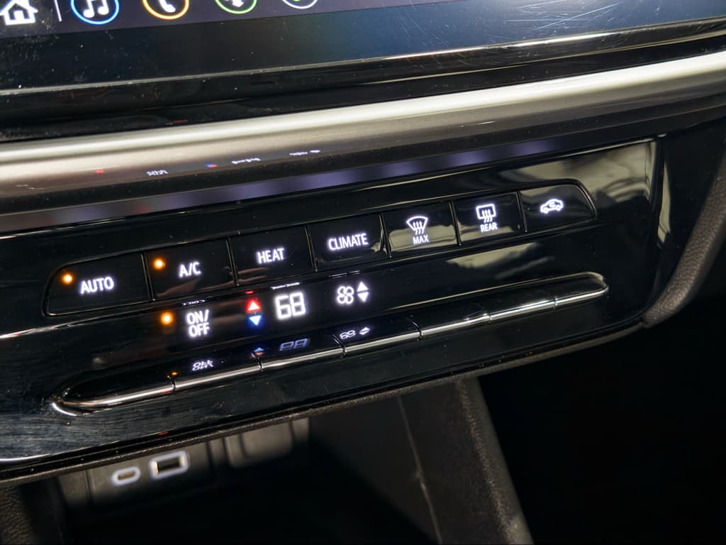 2023 Chevrolet Bolt EUV view 14