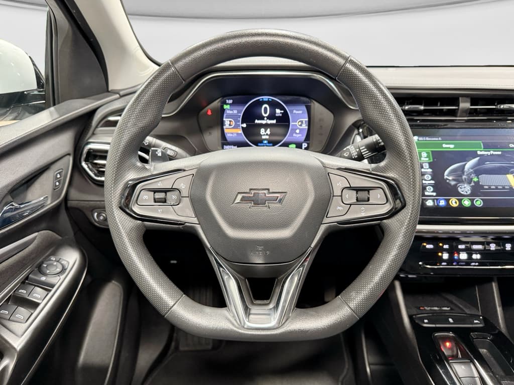 2023 Chevrolet Bolt EUV view 8
