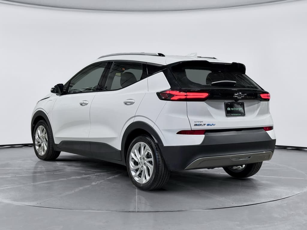 2023 Chevrolet Bolt EUV view 2