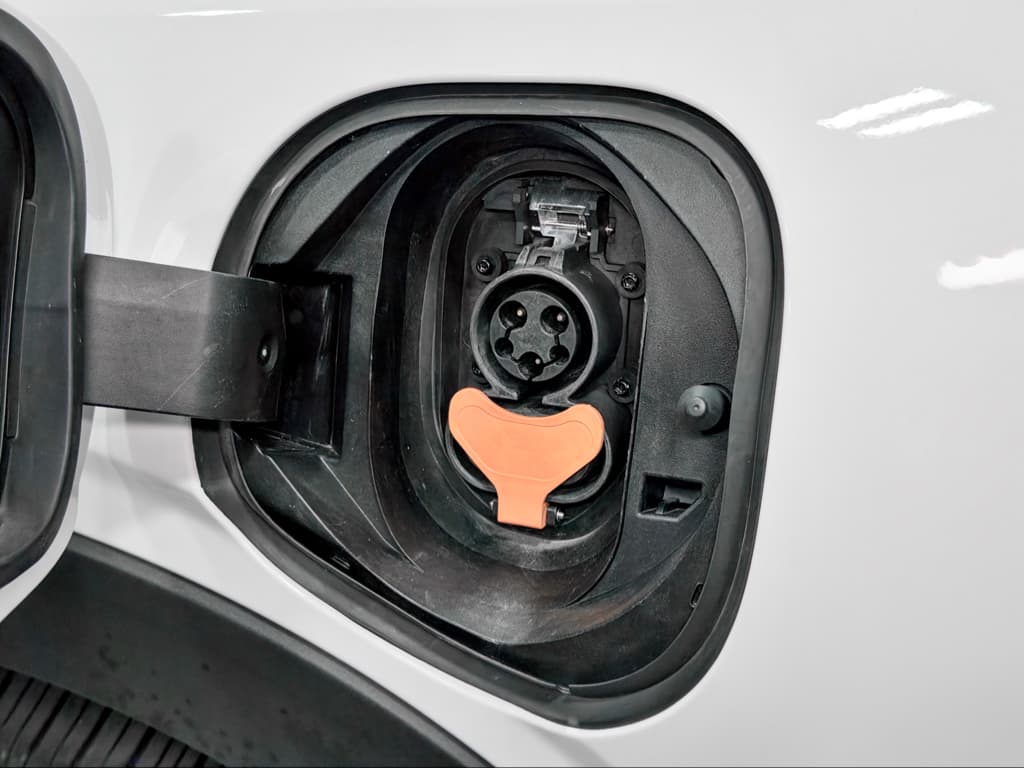 2023 Chevrolet Bolt EUV view 5