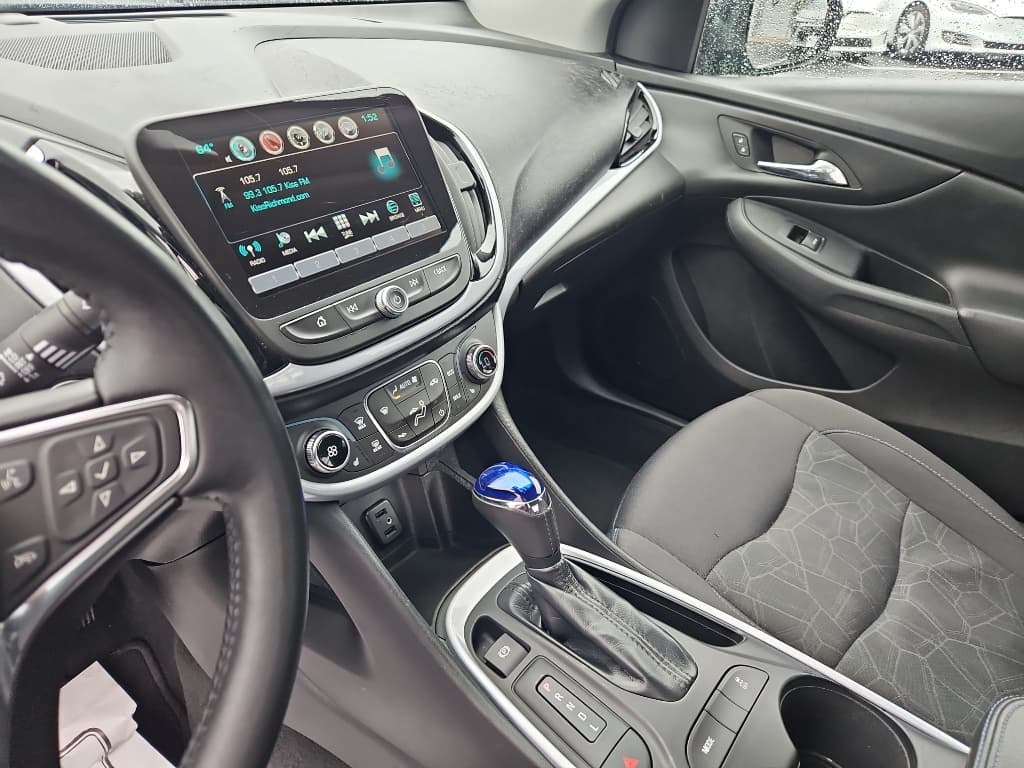 2017 Chevrolet Volt view 14