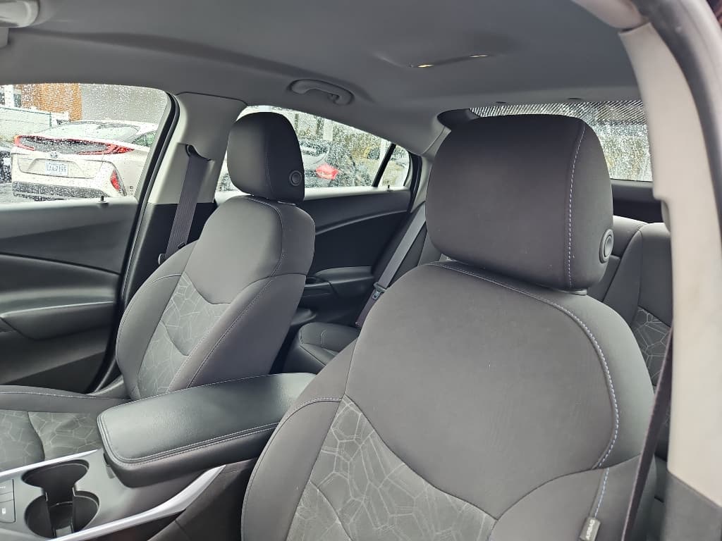 2017 Chevrolet Volt view 20