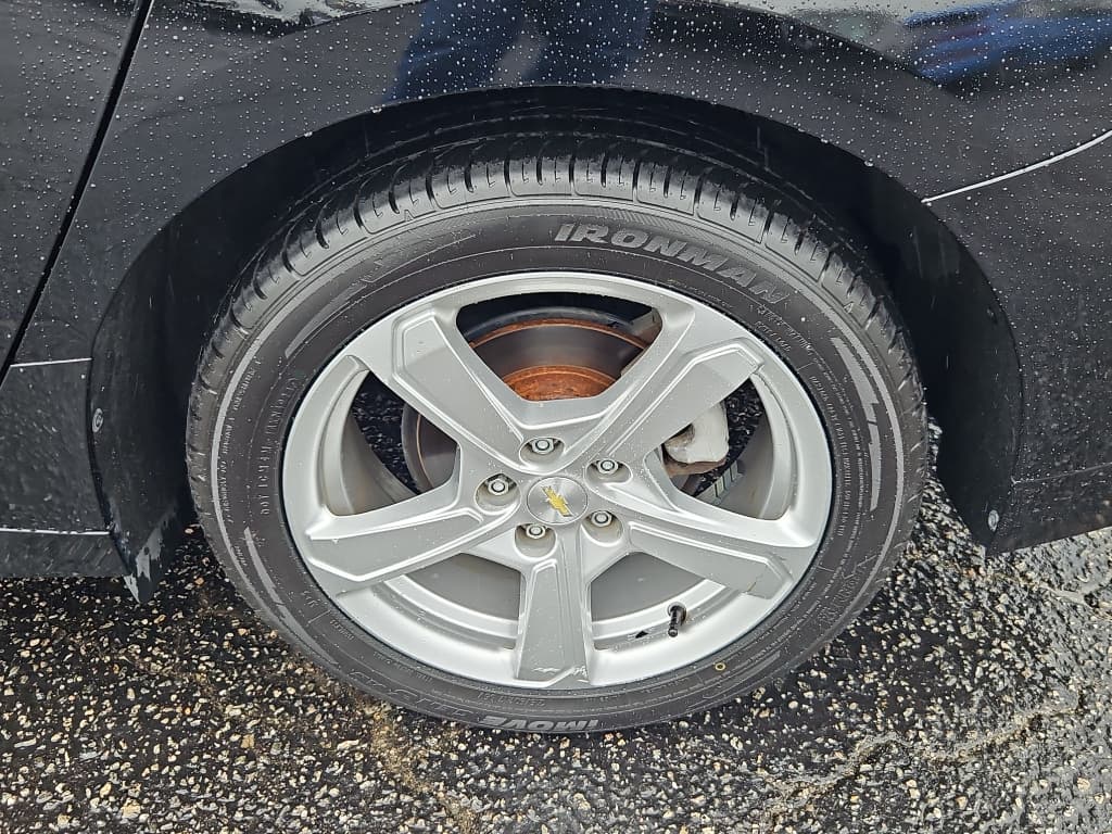 2017 Chevrolet Volt view 26
