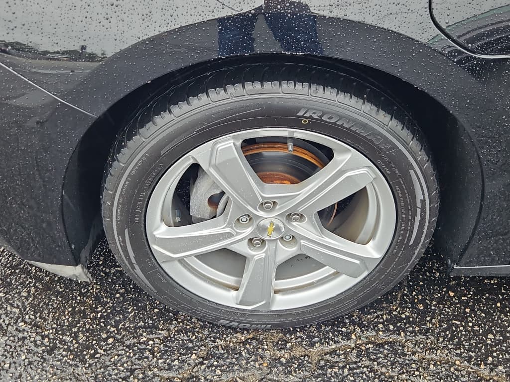 2017 Chevrolet Volt view 24