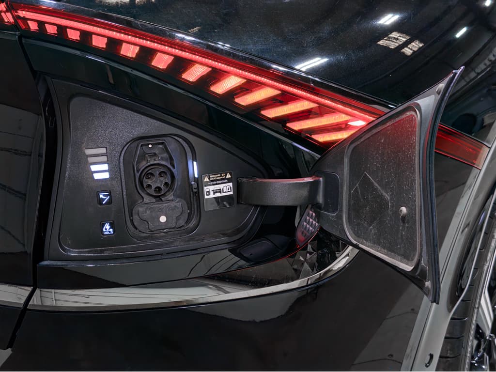 2024 Kia EV6 view 5