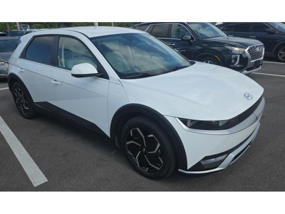 2023 Hyundai IONIQ 5 view 2