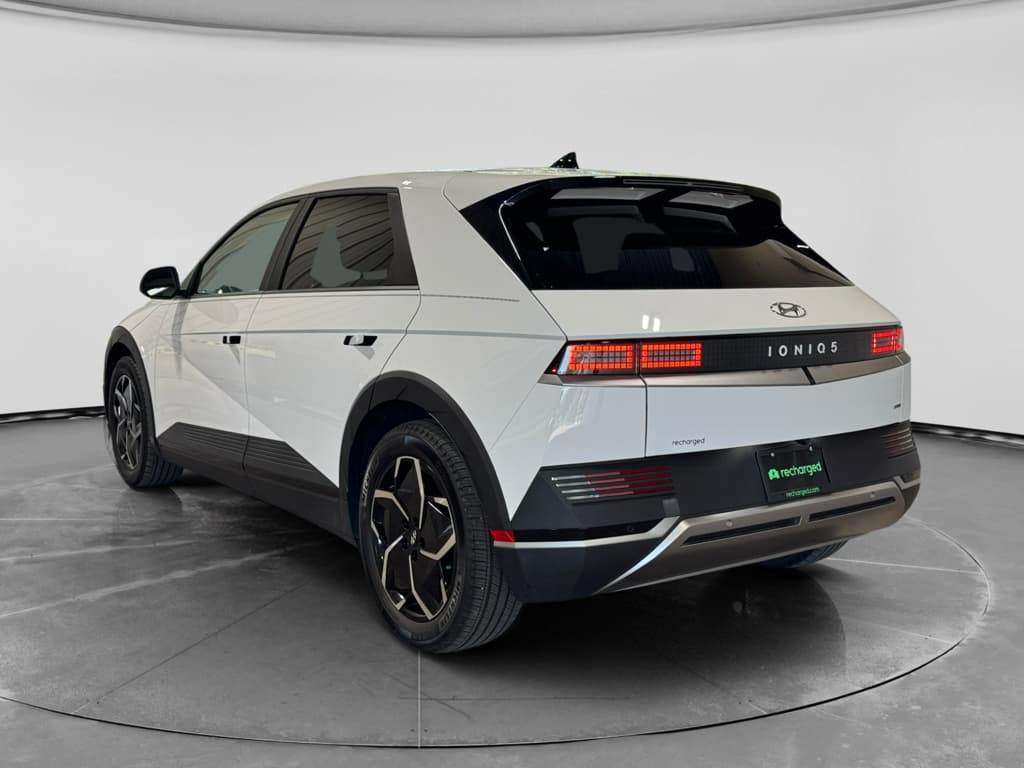 2023 Hyundai IONIQ 5 view 2