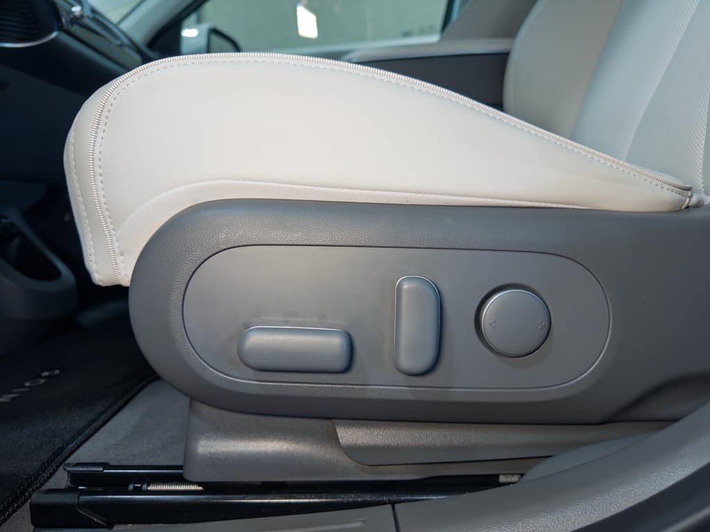 2023 Hyundai IONIQ 5 view 6