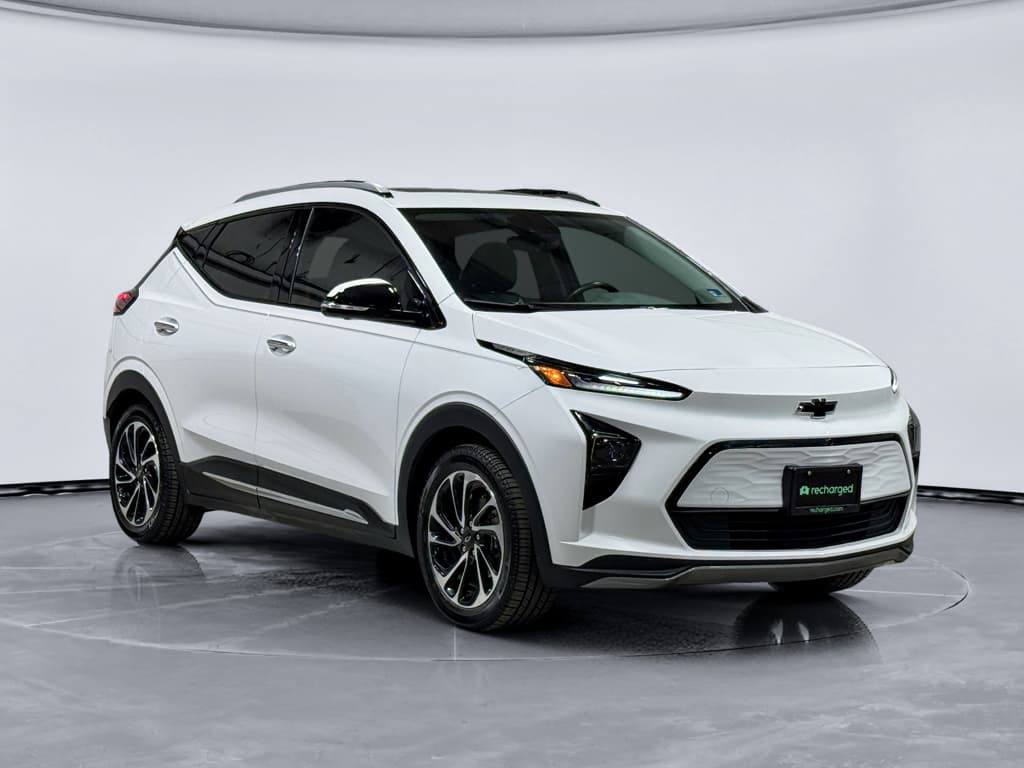 2023 Chevrolet Bolt EUV view 4