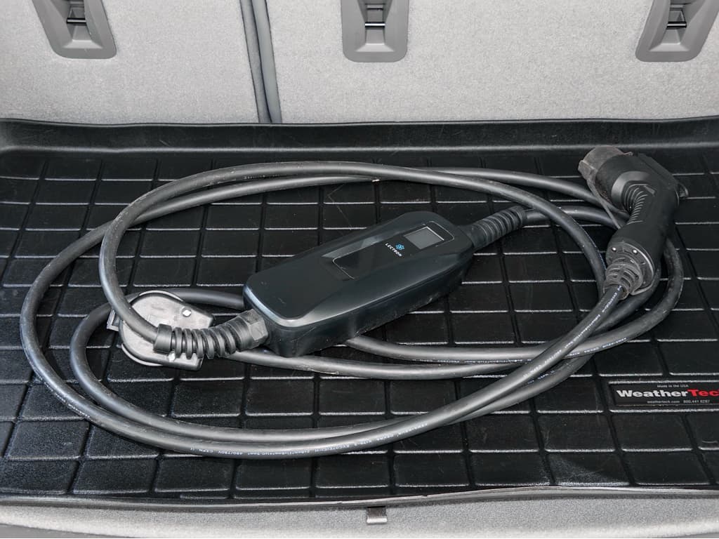 2023 Chevrolet Bolt EUV view 6