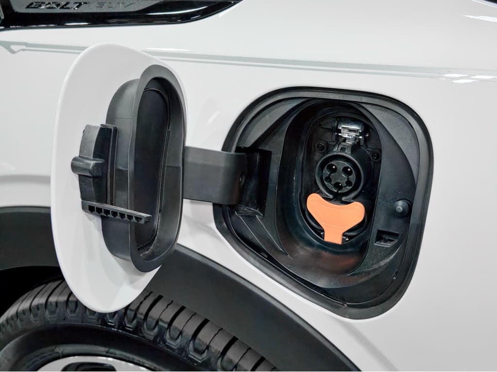 2023 Chevrolet Bolt EUV view 5