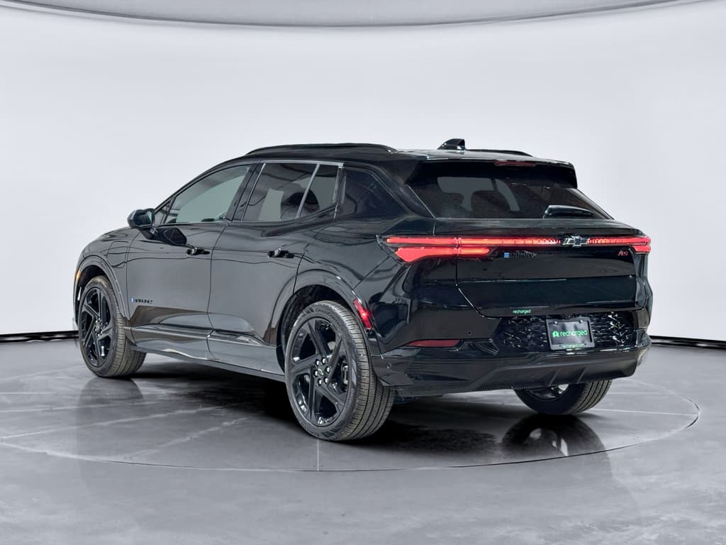 2024 Chevrolet Equinox EV view 2