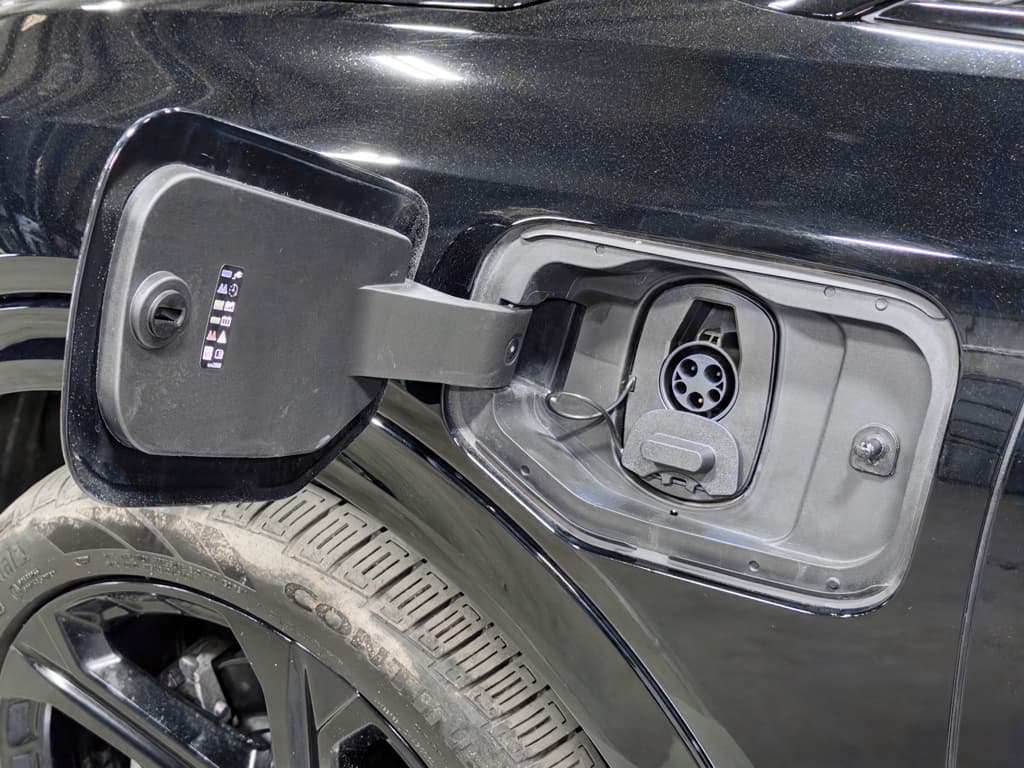 2024 Chevrolet Equinox EV view 5