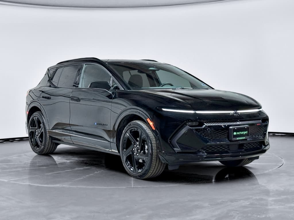 2024 Chevrolet Equinox EV view 4