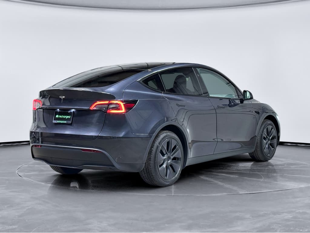 2024 Tesla Model Y view 3