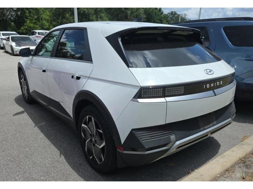 2023 Hyundai IONIQ 5 view 4