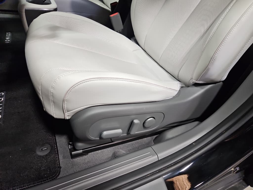 2023 Hyundai IONIQ 5 view 6