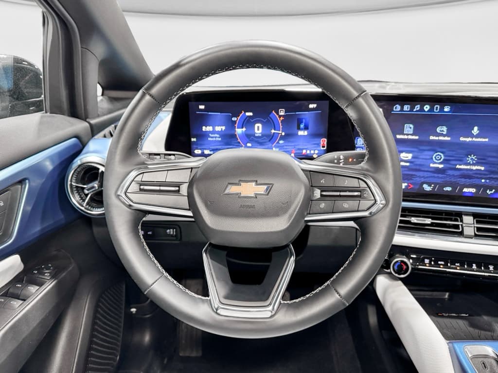 2025 Chevrolet Equinox EV view 7