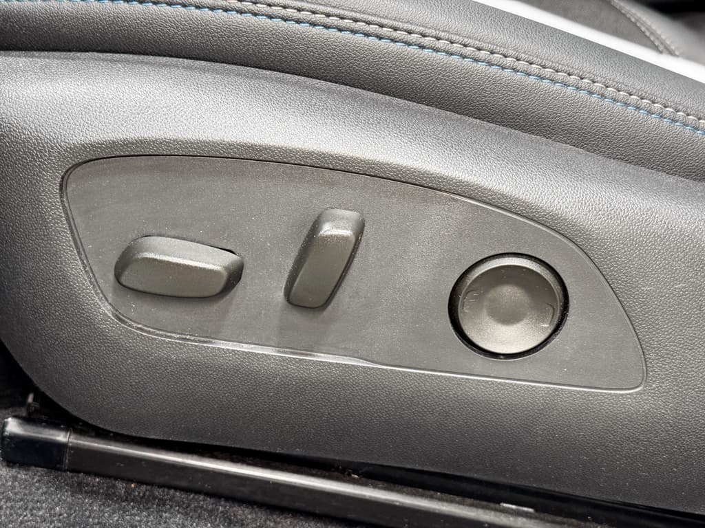 2025 Chevrolet Equinox EV view 6
