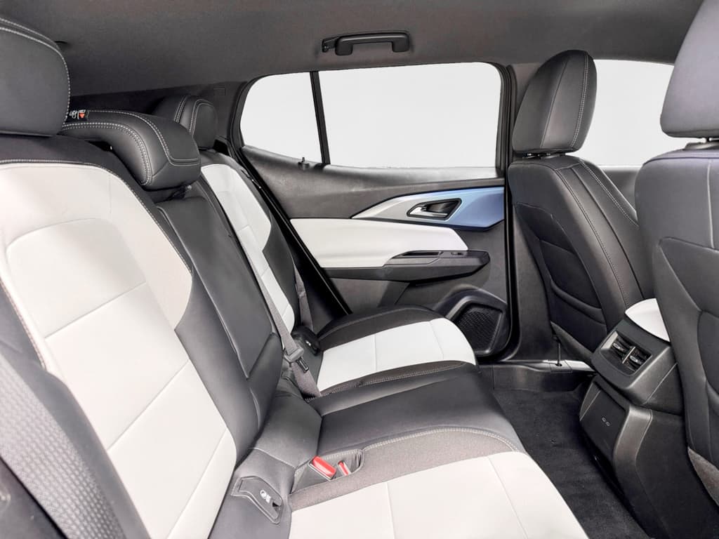 2025 Chevrolet Equinox EV view 21