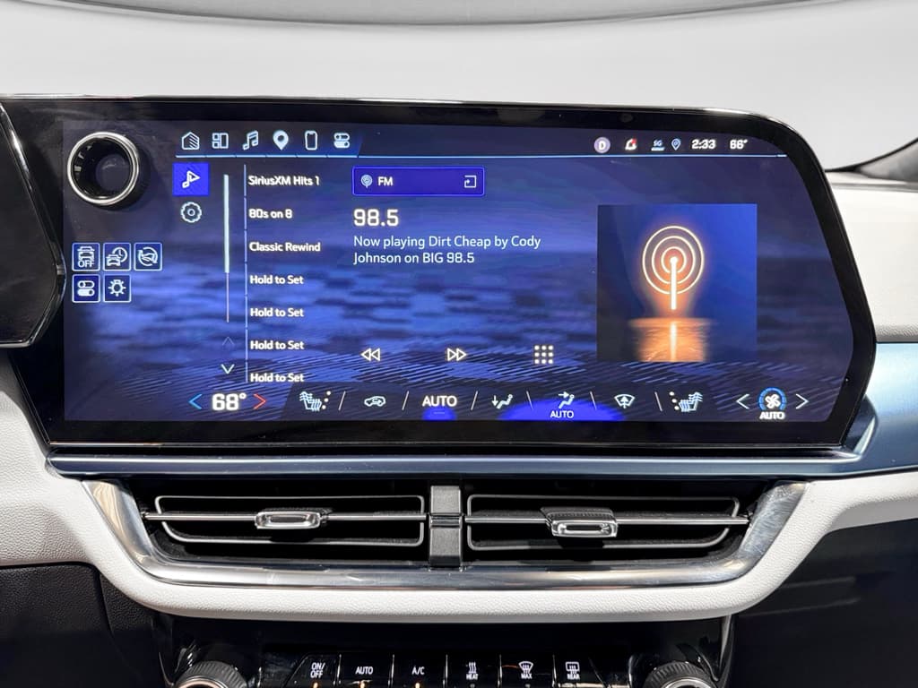 2025 Chevrolet Equinox EV view 12